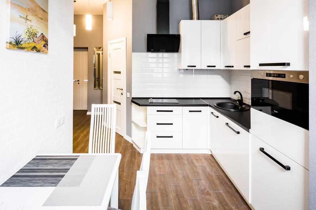 Apartment Avangard Kulisha 15 *